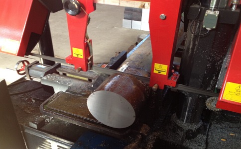 娄星卧式带锯床加工时出现明显振荡如何排查？